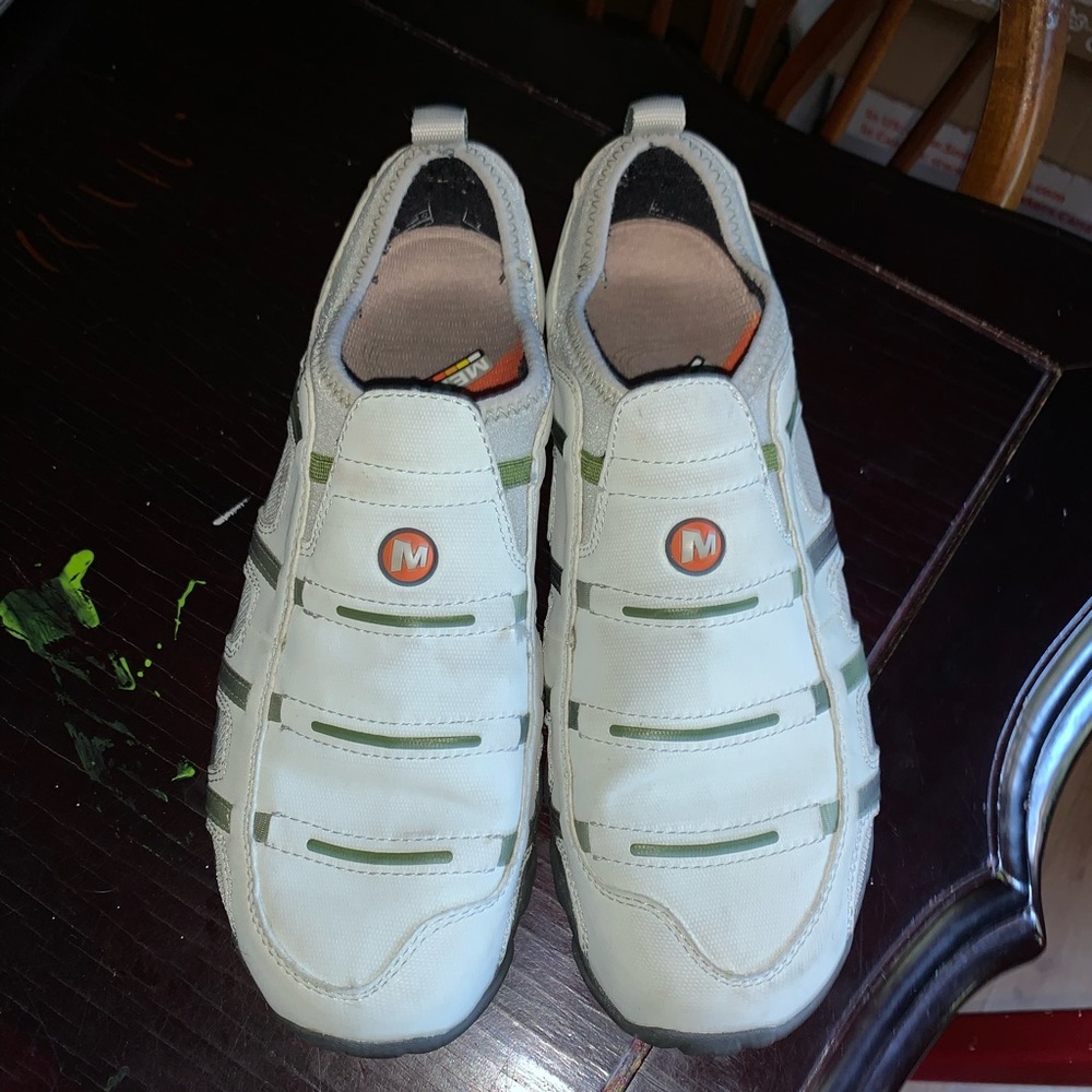 Merrell men’s 8/8.5 shoe in great shape